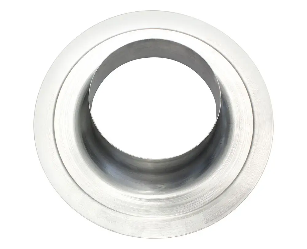 Aluminium-Flachdachdurchführung mit innerem Durchmesser für Rohre, geeignet für Vaillant Produkte, zur Montage auf Dächern.